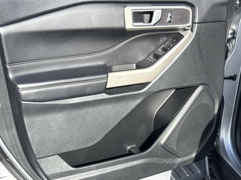Used 2023 Ford Explorer XLT image 22