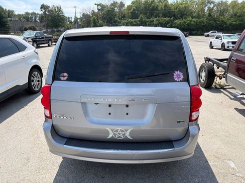 Used 2019 Dodge Grand Caravan SE FWD image 5