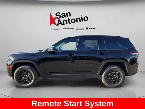 New 2025 Jeep Grand Cherokee Altitude RWD image 5