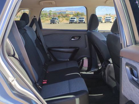 Used 2021 Nissan Rogue SV image 29