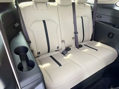 Used 2024 MAZDA CX-90 Plug-In Hybrid w/ Premium Pkg image 37