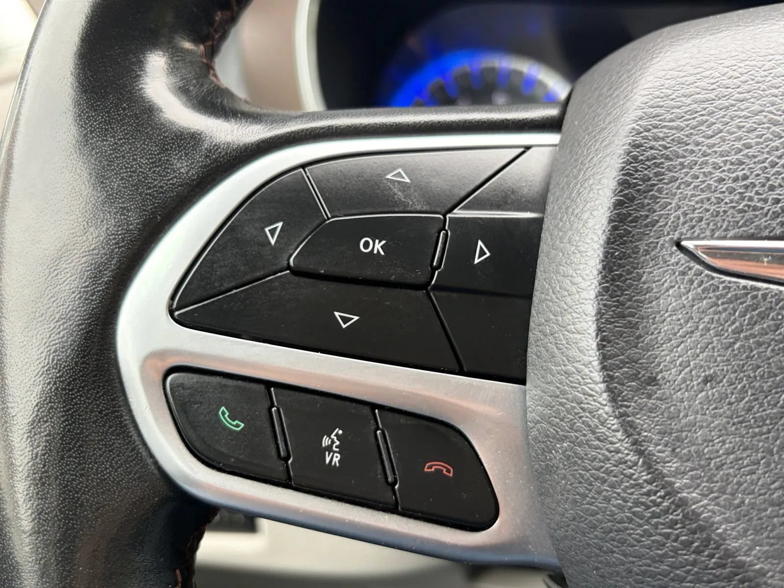 Used 2019 Chrysler Pacifica Touring-L Plus w/ Advanced Safetytec Group FWD image 31