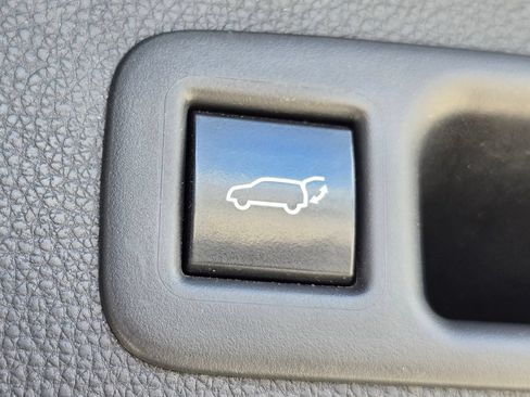 Used 2020 Toyota Highlander Platinum AWD/4WD image 12