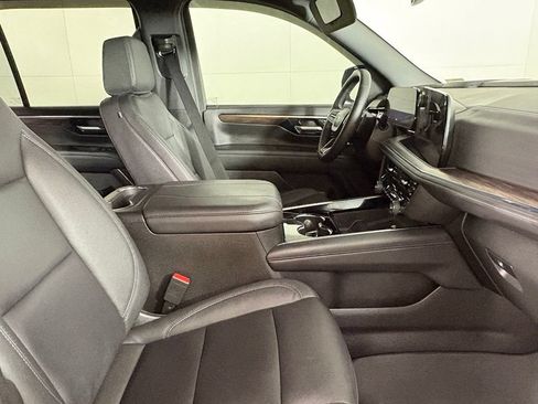Used 2026 Chevrolet Tahoe Z71 w/ Comfort Package AWD/4WD image 17