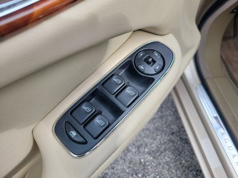 Used 2004 Jaguar XJ8 image 20