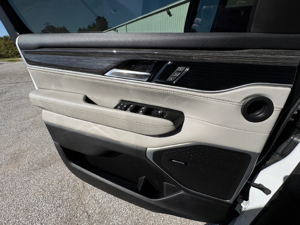 Used 2022 Jeep Wagoneer Series II w/ Convenience Group I AWD/4WD image 26