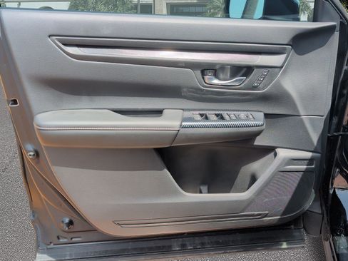 Used 2025 Honda CR-V Sport-L image 8