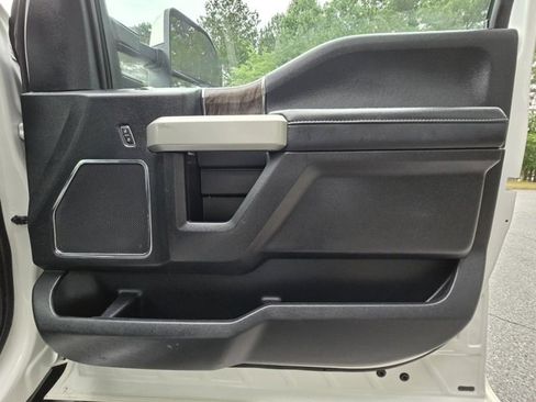 Used 2019 Ford F250 Lariat w/ Lariat Ultimate Package image 27