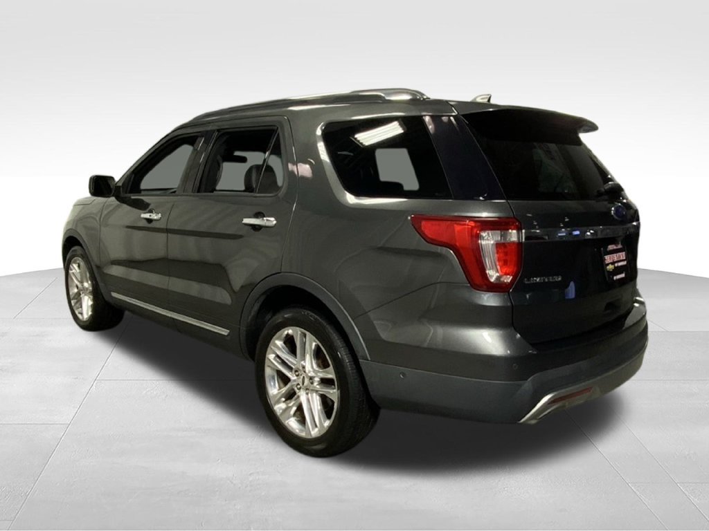 Used 2017 Ford Explorer Limited w/ Equipment Group 301A AWD/4WD image 8
