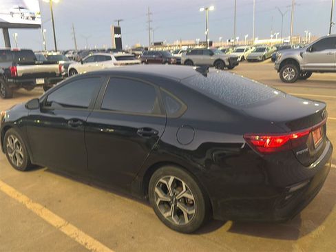 Used 2021 Kia Forte LXS image 7
