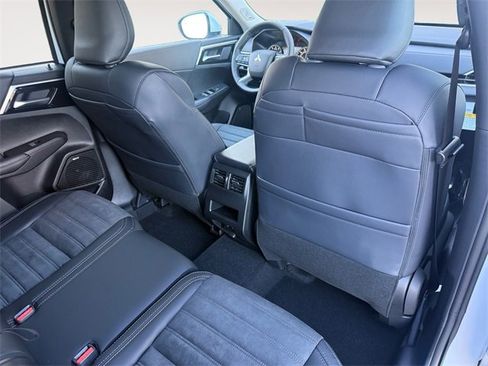 New 2026 Mitsubishi Outlander SE image 27