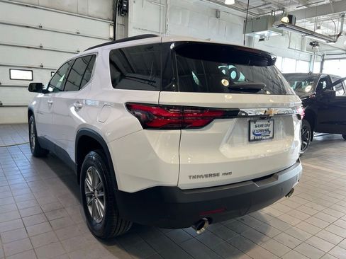 Used 2023 Chevrolet Traverse LT w/ Rear Camera Mirror Package AWD/4WD image 7