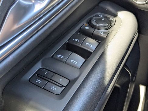 Used 2022 Chevrolet Tahoe LT w/ LT Signature Package image 33