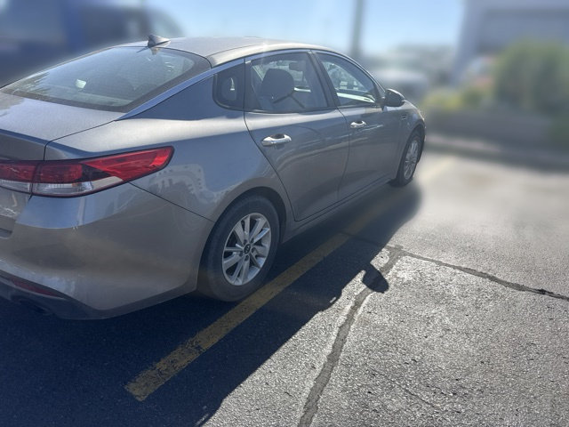 Used 2016 Kia Optima LX w/ LX Convenience Package FWD image 3