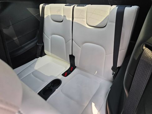 Used 2023 Tesla Model Y Long Range AWD/4WD image 23