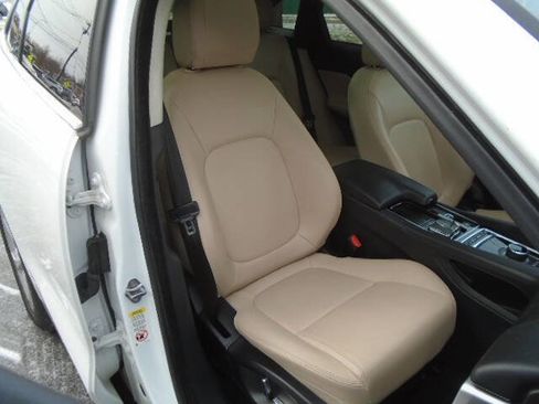 Used 2019 Jaguar F-PACE Premium image 11