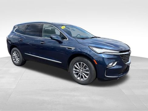 Used 2024 Buick Enclave Essence w/ Sound and Sites Package AWD/4WD image 8