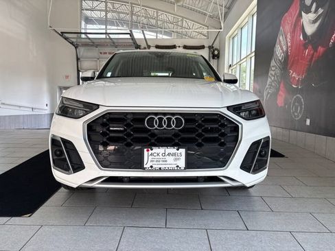 Used 2023 Audi Q5 2.0T Premium Plus w/ Premium Plus Package AWD/4WD image 2