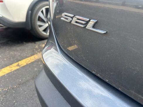 Used 2024 Ford Edge SEL image 13