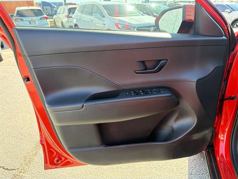 Used 2025 Hyundai Kona SEL image 10