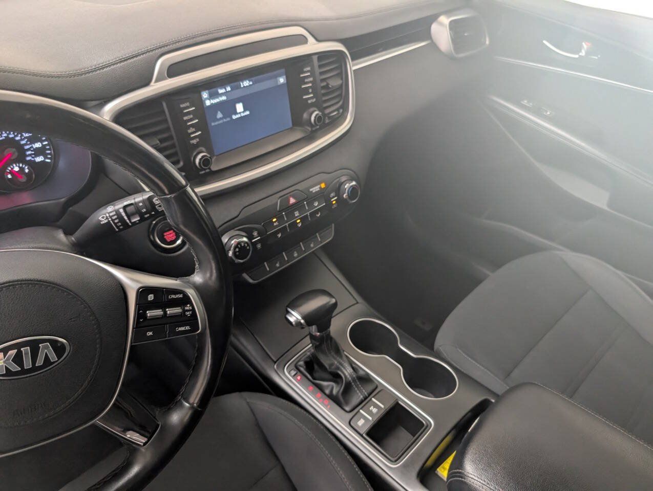 Used 2019 Kia Sorento AWD image 12
