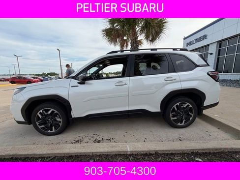 Used 2025 Subaru Forester Premium image 5