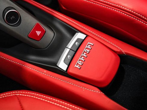 Used 2019 Ferrari 488 GTB Base image 26