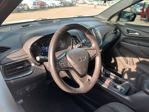 Used 2022 Chevrolet Equinox RS w/ LPO, Floor Liner Package AWD/4WD image 2
