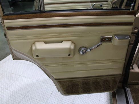 Used 1989 Jeep Grand Wagoneer image 56