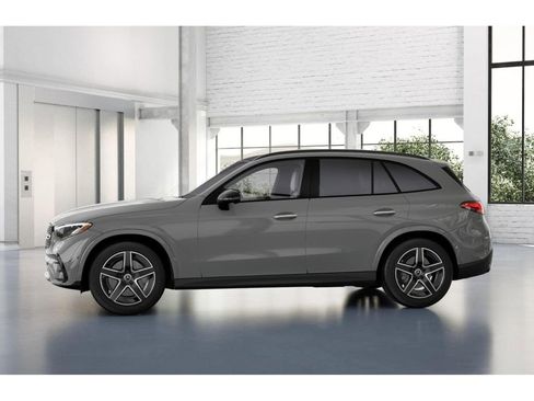 Used 2026 Mercedes-Benz GLC 300 4MATIC image 35