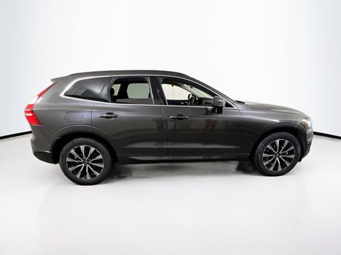Used 2023 Volvo XC60 B5 Core w/ Protection Package Premier image 4