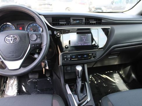Used 2019 Toyota Corolla LE FWD image 12