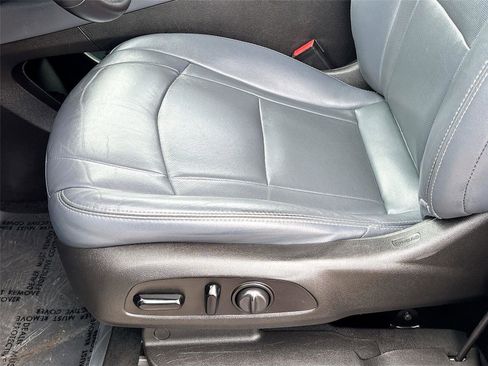 Used 2020 Buick Enclave Essence w/ LPO, Cargo Package FWD image 18