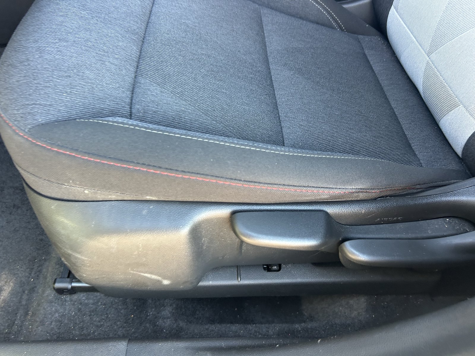 Certified 2024 Chevrolet Trax RS FWD image 28