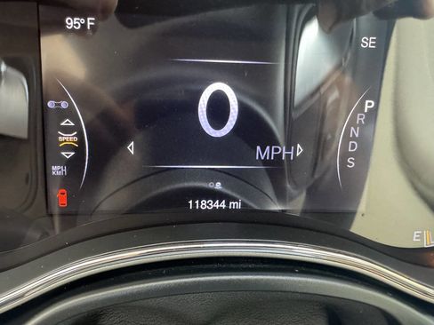 Used 2014 Jeep Grand Cherokee Laredo w/ Security & Convenience Group image 18