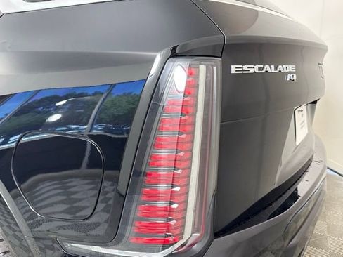 New 2025 Cadillac Escalade IQ Luxury 2 AWD/4WD image 11