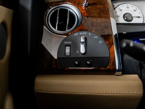 Used 2013 Rolls-Royce Ghost image 45