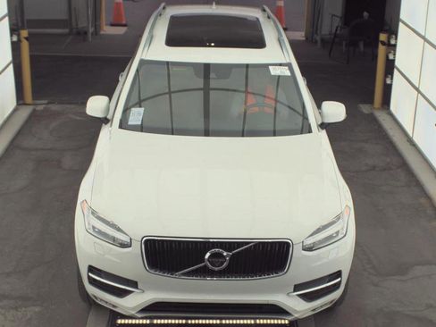 Used 2018 Volvo XC90 T6 Momentum w/ Convenience Package image 7