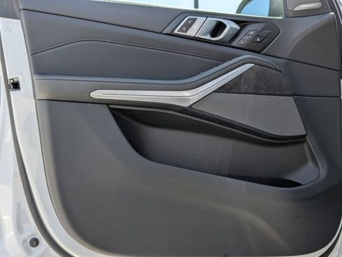 Used 2024 BMW X5 sDrive40i image 10