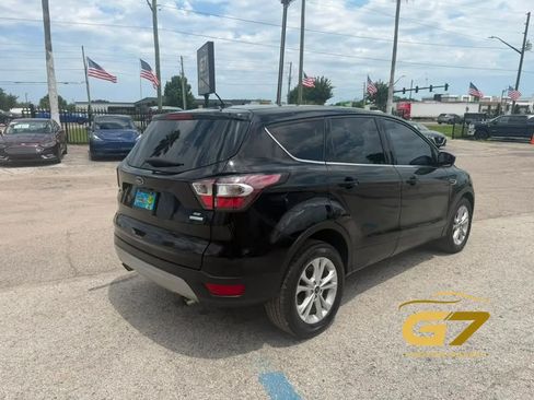 Used 2017 Ford Escape SE FWD image 10