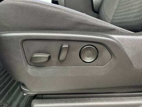 Used 2023 Chevrolet Silverado 1500 LT image 10