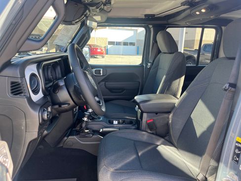 New 2026 Jeep Gladiator Sport image 12