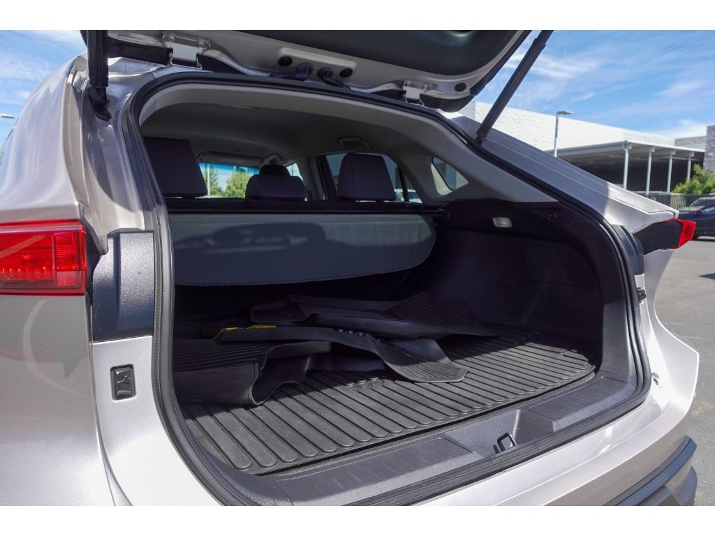 Certified 2023 Toyota Venza LE AWD/4WD image 22