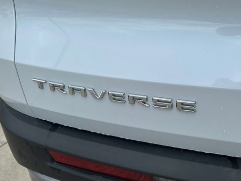 Used 2026 Chevrolet Traverse LT w/ LPO, Floor Liner Package FWD image 12