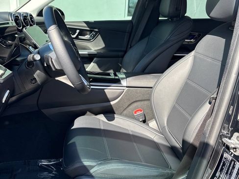 Used 2025 Mercedes-Benz GLC 350e 4MATIC image 8