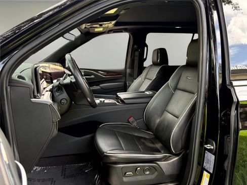 Used 2023 Cadillac Escalade ESV Premium Luxury AWD/4WD image 11