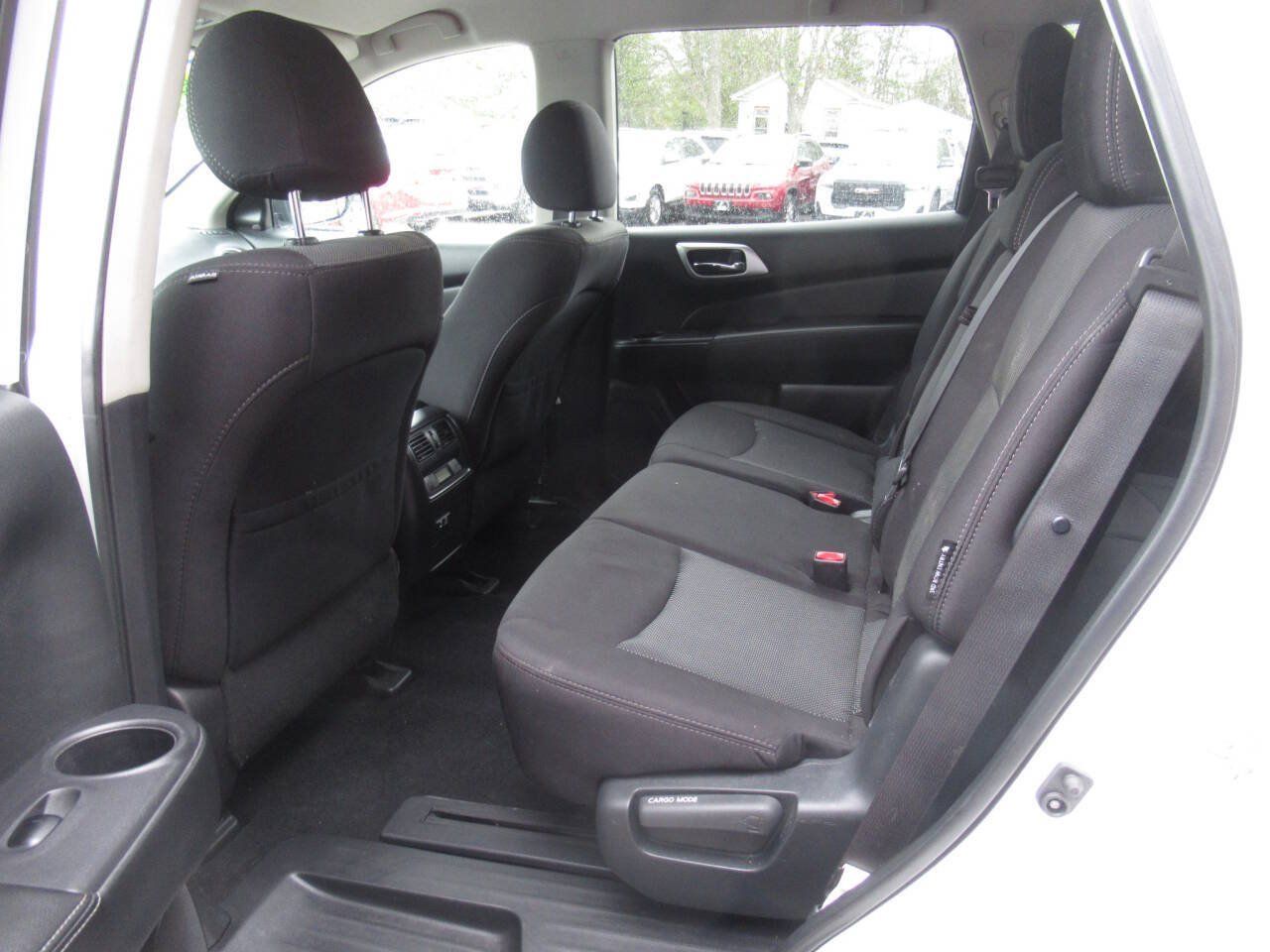 Used 2020 Nissan Pathfinder SV AWD/4WD image 15