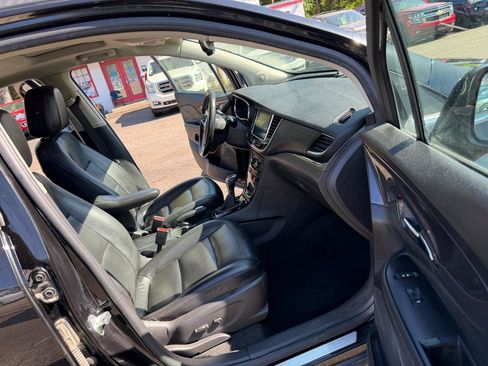 Used 2019 Buick Encore Essence AWD/4WD image 17