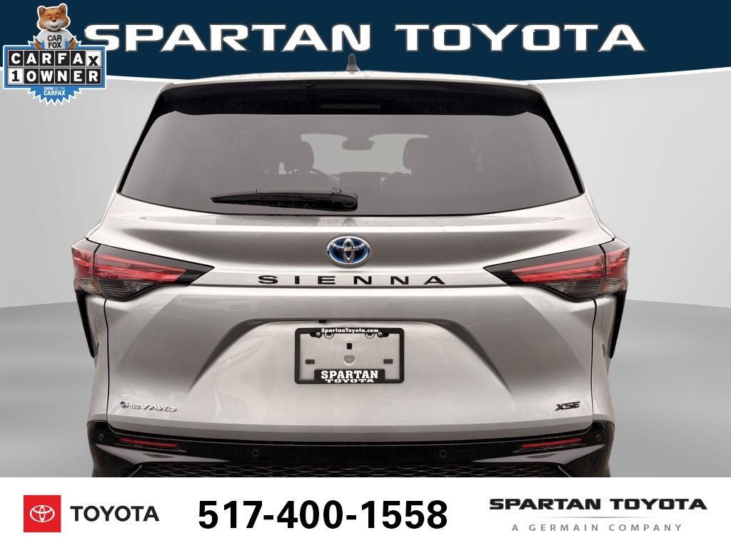 Used 2025 Toyota Sienna XSE AWD/4WD image 5