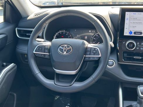 Used 2026 Toyota Highlander XLE AWD/4WD image 39